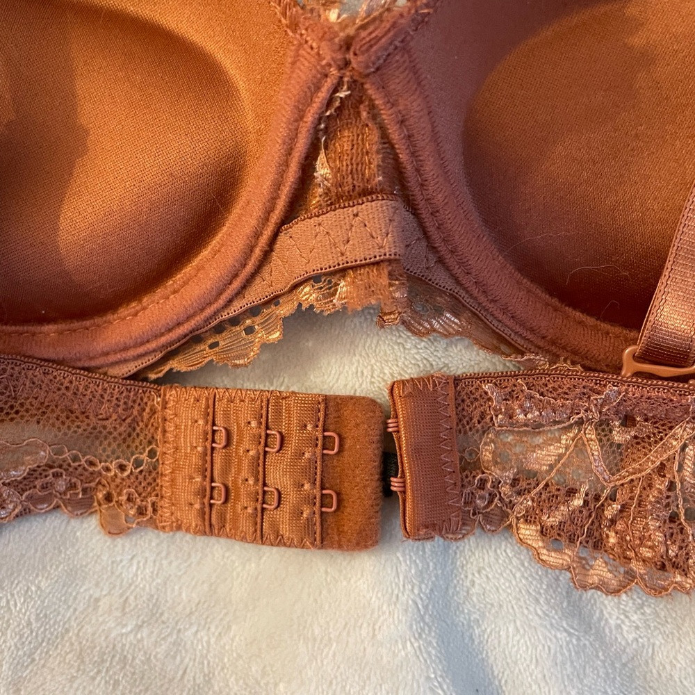 EUC 2 Bras Sexy with Lace Size 34B - Picture 4 of 5
